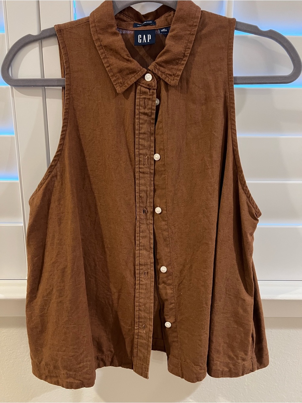 GAP Brown Sleeveless Button-Down Collared Top